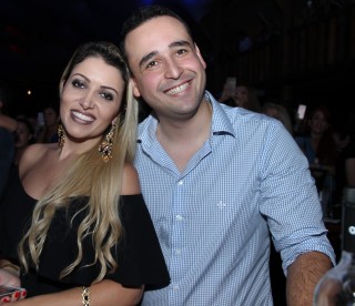 
<a style='margin-left: 5px;' class='btn btn-xs btn-social btn-facebook' href='https://www.facebook.com/sharer/sharer.php?u=https://www.galeramix.com.br/imagem/a23/800-800-90/conteudo/site_galerias/23/fernando-e-sorocaba-petry-galera-mix-114.jpg' rel='popup' data-width='500' data-height='400'><i class='fa fa-facebook'></i>Compartilhar <span class='hidden-xs'>no Facebook</span>
</a> 
<a class='btn btn-default btn-xs' target='_blank' href='imagem/a23/800-800-90/conteudo/site_galerias/23/fernando-e-sorocaba-petry-galera-mix-114.jpg'>
<span class='glyphicon glyphicon-cloud-download'></span> Salvar
</a>
