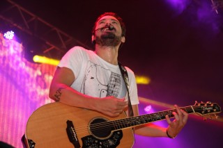 
<a style='margin-left: 5px;' class='btn btn-xs btn-social btn-facebook' href='https://www.facebook.com/sharer/sharer.php?u=https://www.galeramix.com.br/imagem/a23/800-800-90/conteudo/site_galerias/23/fernando-e-sorocaba-petry-galera-mix-13.jpg' rel='popup' data-width='500' data-height='400'><i class='fa fa-facebook'></i>Compartilhar <span class='hidden-xs'>no Facebook</span>
</a> 
<a class='btn btn-default btn-xs' target='_blank' href='imagem/a23/800-800-90/conteudo/site_galerias/23/fernando-e-sorocaba-petry-galera-mix-13.jpg'>
<span class='glyphicon glyphicon-cloud-download'></span> Salvar
</a>
