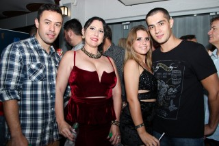 
<a style='margin-left: 5px;' class='btn btn-xs btn-social btn-facebook' href='https://www.facebook.com/sharer/sharer.php?u=https://www.galeramix.com.br/imagem/a23/800-800-90/conteudo/site_galerias/23/fernando-e-sorocaba-petry-galera-mix-18.jpg' rel='popup' data-width='500' data-height='400'><i class='fa fa-facebook'></i>Compartilhar <span class='hidden-xs'>no Facebook</span>
</a> 
<a class='btn btn-default btn-xs' target='_blank' href='imagem/a23/800-800-90/conteudo/site_galerias/23/fernando-e-sorocaba-petry-galera-mix-18.jpg'>
<span class='glyphicon glyphicon-cloud-download'></span> Salvar
</a>
