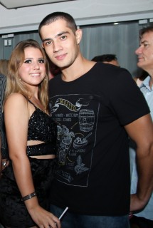 
<a style='margin-left: 5px;' class='btn btn-xs btn-social btn-facebook' href='https://www.facebook.com/sharer/sharer.php?u=https://www.galeramix.com.br/imagem/a23/800-800-90/conteudo/site_galerias/23/fernando-e-sorocaba-petry-galera-mix-19.jpg' rel='popup' data-width='500' data-height='400'><i class='fa fa-facebook'></i>Compartilhar <span class='hidden-xs'>no Facebook</span>
</a> 
<a class='btn btn-default btn-xs' target='_blank' href='imagem/a23/800-800-90/conteudo/site_galerias/23/fernando-e-sorocaba-petry-galera-mix-19.jpg'>
<span class='glyphicon glyphicon-cloud-download'></span> Salvar
</a>
