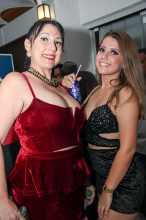 
<a style='margin-left: 5px;' class='btn btn-xs btn-social btn-facebook' href='https://www.facebook.com/sharer/sharer.php?u=https://www.galeramix.com.br/imagem/a23/800-800-90/conteudo/site_galerias/23/fernando-e-sorocaba-petry-galera-mix-21.jpg' rel='popup' data-width='500' data-height='400'><i class='fa fa-facebook'></i>Compartilhar <span class='hidden-xs'>no Facebook</span>
</a> 
<a class='btn btn-default btn-xs' target='_blank' href='imagem/a23/800-800-90/conteudo/site_galerias/23/fernando-e-sorocaba-petry-galera-mix-21.jpg'>
<span class='glyphicon glyphicon-cloud-download'></span> Salvar
</a>
