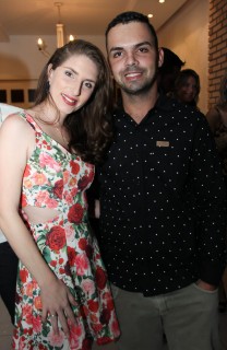 
<a style='margin-left: 5px;' class='btn btn-xs btn-social btn-facebook' href='https://www.facebook.com/sharer/sharer.php?u=https://www.galeramix.com.br/imagem/a23/800-800-90/conteudo/site_galerias/23/fernando-e-sorocaba-petry-galera-mix-28.jpg' rel='popup' data-width='500' data-height='400'><i class='fa fa-facebook'></i>Compartilhar <span class='hidden-xs'>no Facebook</span>
</a> 
<a class='btn btn-default btn-xs' target='_blank' href='imagem/a23/800-800-90/conteudo/site_galerias/23/fernando-e-sorocaba-petry-galera-mix-28.jpg'>
<span class='glyphicon glyphicon-cloud-download'></span> Salvar
</a>
