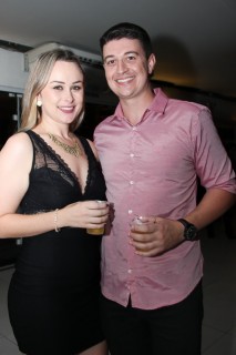 
<a style='margin-left: 5px;' class='btn btn-xs btn-social btn-facebook' href='https://www.facebook.com/sharer/sharer.php?u=https://www.galeramix.com.br/imagem/a23/800-800-90/conteudo/site_galerias/23/fernando-e-sorocaba-petry-galera-mix-33.jpg' rel='popup' data-width='500' data-height='400'><i class='fa fa-facebook'></i>Compartilhar <span class='hidden-xs'>no Facebook</span>
</a> 
<a class='btn btn-default btn-xs' target='_blank' href='imagem/a23/800-800-90/conteudo/site_galerias/23/fernando-e-sorocaba-petry-galera-mix-33.jpg'>
<span class='glyphicon glyphicon-cloud-download'></span> Salvar
</a>
