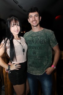 
<a style='margin-left: 5px;' class='btn btn-xs btn-social btn-facebook' href='https://www.facebook.com/sharer/sharer.php?u=https://www.galeramix.com.br/imagem/a23/800-800-90/conteudo/site_galerias/23/fernando-e-sorocaba-petry-galera-mix-53.jpg' rel='popup' data-width='500' data-height='400'><i class='fa fa-facebook'></i>Compartilhar <span class='hidden-xs'>no Facebook</span>
</a> 
<a class='btn btn-default btn-xs' target='_blank' href='imagem/a23/800-800-90/conteudo/site_galerias/23/fernando-e-sorocaba-petry-galera-mix-53.jpg'>
<span class='glyphicon glyphicon-cloud-download'></span> Salvar
</a>
