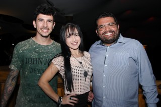 
<a style='margin-left: 5px;' class='btn btn-xs btn-social btn-facebook' href='https://www.facebook.com/sharer/sharer.php?u=https://www.galeramix.com.br/imagem/a23/800-800-90/conteudo/site_galerias/23/fernando-e-sorocaba-petry-galera-mix-54.jpg' rel='popup' data-width='500' data-height='400'><i class='fa fa-facebook'></i>Compartilhar <span class='hidden-xs'>no Facebook</span>
</a> 
<a class='btn btn-default btn-xs' target='_blank' href='imagem/a23/800-800-90/conteudo/site_galerias/23/fernando-e-sorocaba-petry-galera-mix-54.jpg'>
<span class='glyphicon glyphicon-cloud-download'></span> Salvar
</a>
