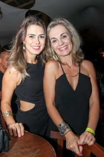 
<a style='margin-left: 5px;' class='btn btn-xs btn-social btn-facebook' href='https://www.facebook.com/sharer/sharer.php?u=https://www.galeramix.com.br/imagem/a23/800-800-90/conteudo/site_galerias/23/fernando-e-sorocaba-petry-galera-mix-60.jpg' rel='popup' data-width='500' data-height='400'><i class='fa fa-facebook'></i>Compartilhar <span class='hidden-xs'>no Facebook</span>
</a> 
<a class='btn btn-default btn-xs' target='_blank' href='imagem/a23/800-800-90/conteudo/site_galerias/23/fernando-e-sorocaba-petry-galera-mix-60.jpg'>
<span class='glyphicon glyphicon-cloud-download'></span> Salvar
</a>
