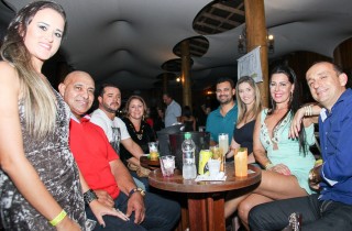 
<a style='margin-left: 5px;' class='btn btn-xs btn-social btn-facebook' href='https://www.facebook.com/sharer/sharer.php?u=https://www.galeramix.com.br/imagem/a23/800-800-90/conteudo/site_galerias/23/fernando-e-sorocaba-petry-galera-mix-62.jpg' rel='popup' data-width='500' data-height='400'><i class='fa fa-facebook'></i>Compartilhar <span class='hidden-xs'>no Facebook</span>
</a> 
<a class='btn btn-default btn-xs' target='_blank' href='imagem/a23/800-800-90/conteudo/site_galerias/23/fernando-e-sorocaba-petry-galera-mix-62.jpg'>
<span class='glyphicon glyphicon-cloud-download'></span> Salvar
</a>
