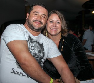 
<a style='margin-left: 5px;' class='btn btn-xs btn-social btn-facebook' href='https://www.facebook.com/sharer/sharer.php?u=https://www.galeramix.com.br/imagem/a23/800-800-90/conteudo/site_galerias/23/fernando-e-sorocaba-petry-galera-mix-66.jpg' rel='popup' data-width='500' data-height='400'><i class='fa fa-facebook'></i>Compartilhar <span class='hidden-xs'>no Facebook</span>
</a> 
<a class='btn btn-default btn-xs' target='_blank' href='imagem/a23/800-800-90/conteudo/site_galerias/23/fernando-e-sorocaba-petry-galera-mix-66.jpg'>
<span class='glyphicon glyphicon-cloud-download'></span> Salvar
</a>
