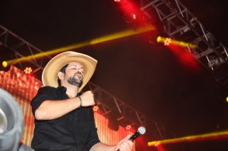 
<a style='margin-left: 5px;' class='btn btn-xs btn-social btn-facebook' href='https://www.facebook.com/sharer/sharer.php?u=https://www.galeramix.com.br/imagem/a23/800-800-90/conteudo/site_galerias/23/fernando-e-sorocaba-petry-galera-mix-7.jpg' rel='popup' data-width='500' data-height='400'><i class='fa fa-facebook'></i>Compartilhar <span class='hidden-xs'>no Facebook</span>
</a> 
<a class='btn btn-default btn-xs' target='_blank' href='imagem/a23/800-800-90/conteudo/site_galerias/23/fernando-e-sorocaba-petry-galera-mix-7.jpg'>
<span class='glyphicon glyphicon-cloud-download'></span> Salvar
</a>
