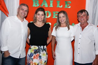 
                            <a style='margin-left: 5px;' class='btn btn-xs btn-social btn-facebook' href='https://www.facebook.com/sharer/sharer.php?u=https://www.galeramix.com.br/imagem/a24/800-800-90/conteudo/site_galerias/24/img3077.jpg' rel='popup' data-width='500' data-height='400'><i class='fa fa-facebook'></i>Compartilhar <span class='hidden-xs'>no Facebook</span>
                        </a> 
                        <a class='btn btn-default btn-xs' target='_blank' href='imagem/a24/800-800-90/conteudo/site_galerias/24/img3077.jpg'>
                            <span class='glyphicon glyphicon-cloud-download'></span> Salvar
                        </a>
                        