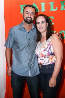 
                <a style='margin-left: 5px;' class='btn btn-xs btn-social btn-facebook' href='https://www.facebook.com/sharer/sharer.php?u=https://www.galeramix.com.br/imagem/a24/800-800-90/conteudo/site_galerias/24/img3083.jpg' rel='popup' data-width='500' data-height='400'><i class='fa fa-facebook'></i>Compartilhar <span class='hidden-xs'>no Facebook</span>
            </a> 
            <a class='btn btn-default btn-xs' target='_blank' href='imagem/a24/800-800-90/conteudo/site_galerias/24/img3083.jpg'>
                <span class='glyphicon glyphicon-cloud-download'></span> Salvar
            </a>
            