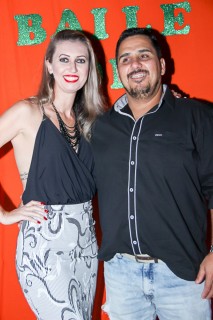 
<a style='margin-left: 5px;' class='btn btn-xs btn-social btn-facebook' href='https://www.facebook.com/sharer/sharer.php?u=https://www.galeramix.com.br/imagem/a24/800-800-90/conteudo/site_galerias/24/img3104.jpg' rel='popup' data-width='500' data-height='400'><i class='fa fa-facebook'></i>Compartilhar <span class='hidden-xs'>no Facebook</span>
</a> 
<a class='btn btn-default btn-xs' target='_blank' href='imagem/a24/800-800-90/conteudo/site_galerias/24/img3104.jpg'>
<span class='glyphicon glyphicon-cloud-download'></span> Salvar
</a>
