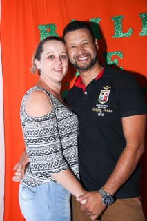 
<a style='margin-left: 5px;' class='btn btn-xs btn-social btn-facebook' href='https://www.facebook.com/sharer/sharer.php?u=https://www.galeramix.com.br/imagem/a24/800-800-90/conteudo/site_galerias/24/img3130.jpg' rel='popup' data-width='500' data-height='400'><i class='fa fa-facebook'></i>Compartilhar <span class='hidden-xs'>no Facebook</span>
</a> 
<a class='btn btn-default btn-xs' target='_blank' href='imagem/a24/800-800-90/conteudo/site_galerias/24/img3130.jpg'>
<span class='glyphicon glyphicon-cloud-download'></span> Salvar
</a>
