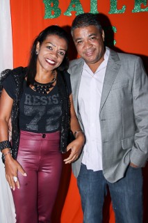 
<a style='margin-left: 5px;' class='btn btn-xs btn-social btn-facebook' href='https://www.facebook.com/sharer/sharer.php?u=https://www.galeramix.com.br/imagem/a24/800-800-90/conteudo/site_galerias/24/img3153.jpg' rel='popup' data-width='500' data-height='400'><i class='fa fa-facebook'></i>Compartilhar <span class='hidden-xs'>no Facebook</span>
</a> 
<a class='btn btn-default btn-xs' target='_blank' href='imagem/a24/800-800-90/conteudo/site_galerias/24/img3153.jpg'>
<span class='glyphicon glyphicon-cloud-download'></span> Salvar
</a>
