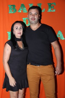 
<a style='margin-left: 5px;' class='btn btn-xs btn-social btn-facebook' href='https://www.facebook.com/sharer/sharer.php?u=https://www.galeramix.com.br/imagem/a24/800-800-90/conteudo/site_galerias/24/img3154.jpg' rel='popup' data-width='500' data-height='400'><i class='fa fa-facebook'></i>Compartilhar <span class='hidden-xs'>no Facebook</span>
</a> 
<a class='btn btn-default btn-xs' target='_blank' href='imagem/a24/800-800-90/conteudo/site_galerias/24/img3154.jpg'>
<span class='glyphicon glyphicon-cloud-download'></span> Salvar
</a>
