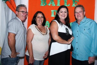 
<a style='margin-left: 5px;' class='btn btn-xs btn-social btn-facebook' href='https://www.facebook.com/sharer/sharer.php?u=https://www.galeramix.com.br/imagem/a24/800-800-90/conteudo/site_galerias/24/img3156.jpg' rel='popup' data-width='500' data-height='400'><i class='fa fa-facebook'></i>Compartilhar <span class='hidden-xs'>no Facebook</span>
</a> 
<a class='btn btn-default btn-xs' target='_blank' href='imagem/a24/800-800-90/conteudo/site_galerias/24/img3156.jpg'>
<span class='glyphicon glyphicon-cloud-download'></span> Salvar
</a>
