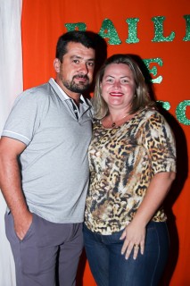 
<a style='margin-left: 5px;' class='btn btn-xs btn-social btn-facebook' href='https://www.facebook.com/sharer/sharer.php?u=https://www.galeramix.com.br/imagem/a24/800-800-90/conteudo/site_galerias/24/img3157.jpg' rel='popup' data-width='500' data-height='400'><i class='fa fa-facebook'></i>Compartilhar <span class='hidden-xs'>no Facebook</span>
</a> 
<a class='btn btn-default btn-xs' target='_blank' href='imagem/a24/800-800-90/conteudo/site_galerias/24/img3157.jpg'>
<span class='glyphicon glyphicon-cloud-download'></span> Salvar
</a>
