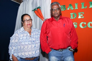 
<a style='margin-left: 5px;' class='btn btn-xs btn-social btn-facebook' href='https://www.facebook.com/sharer/sharer.php?u=https://www.galeramix.com.br/imagem/a24/800-800-90/conteudo/site_galerias/24/img3158.jpg' rel='popup' data-width='500' data-height='400'><i class='fa fa-facebook'></i>Compartilhar <span class='hidden-xs'>no Facebook</span>
</a> 
<a class='btn btn-default btn-xs' target='_blank' href='imagem/a24/800-800-90/conteudo/site_galerias/24/img3158.jpg'>
<span class='glyphicon glyphicon-cloud-download'></span> Salvar
</a>
