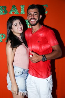 
<a style='margin-left: 5px;' class='btn btn-xs btn-social btn-facebook' href='https://www.facebook.com/sharer/sharer.php?u=https://www.galeramix.com.br/imagem/a24/800-800-90/conteudo/site_galerias/24/img3164.jpg' rel='popup' data-width='500' data-height='400'><i class='fa fa-facebook'></i>Compartilhar <span class='hidden-xs'>no Facebook</span>
</a> 
<a class='btn btn-default btn-xs' target='_blank' href='imagem/a24/800-800-90/conteudo/site_galerias/24/img3164.jpg'>
<span class='glyphicon glyphicon-cloud-download'></span> Salvar
</a>
