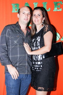 
<a style='margin-left: 5px;' class='btn btn-xs btn-social btn-facebook' href='https://www.facebook.com/sharer/sharer.php?u=https://www.galeramix.com.br/imagem/a24/800-800-90/conteudo/site_galerias/24/img3165.jpg' rel='popup' data-width='500' data-height='400'><i class='fa fa-facebook'></i>Compartilhar <span class='hidden-xs'>no Facebook</span>
</a> 
<a class='btn btn-default btn-xs' target='_blank' href='imagem/a24/800-800-90/conteudo/site_galerias/24/img3165.jpg'>
<span class='glyphicon glyphicon-cloud-download'></span> Salvar
</a>
