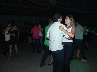 
<a style='margin-left: 5px;' class='btn btn-xs btn-social btn-facebook' href='https://www.facebook.com/sharer/sharer.php?u=https://www.galeramix.com.br/imagem/a24/800-800-90/conteudo/site_galerias/24/img3171.jpg' rel='popup' data-width='500' data-height='400'><i class='fa fa-facebook'></i>Compartilhar <span class='hidden-xs'>no Facebook</span>
</a> 
<a class='btn btn-default btn-xs' target='_blank' href='imagem/a24/800-800-90/conteudo/site_galerias/24/img3171.jpg'>
<span class='glyphicon glyphicon-cloud-download'></span> Salvar
</a>
