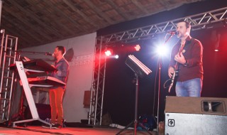 
<a style='margin-left: 5px;' class='btn btn-xs btn-social btn-facebook' href='https://www.facebook.com/sharer/sharer.php?u=https://www.galeramix.com.br/imagem/a24/800-800-90/conteudo/site_galerias/24/img3177.jpg' rel='popup' data-width='500' data-height='400'><i class='fa fa-facebook'></i>Compartilhar <span class='hidden-xs'>no Facebook</span>
</a> 
<a class='btn btn-default btn-xs' target='_blank' href='imagem/a24/800-800-90/conteudo/site_galerias/24/img3177.jpg'>
<span class='glyphicon glyphicon-cloud-download'></span> Salvar
</a>
