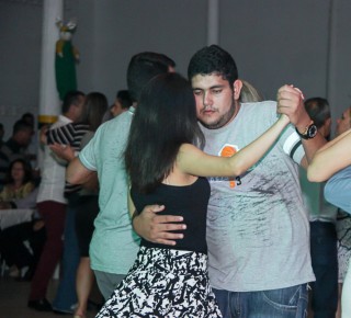 
<a style='margin-left: 5px;' class='btn btn-xs btn-social btn-facebook' href='https://www.facebook.com/sharer/sharer.php?u=https://www.galeramix.com.br/imagem/a24/800-800-90/conteudo/site_galerias/24/img3192.jpg' rel='popup' data-width='500' data-height='400'><i class='fa fa-facebook'></i>Compartilhar <span class='hidden-xs'>no Facebook</span>
</a> 
<a class='btn btn-default btn-xs' target='_blank' href='imagem/a24/800-800-90/conteudo/site_galerias/24/img3192.jpg'>
<span class='glyphicon glyphicon-cloud-download'></span> Salvar
</a>
