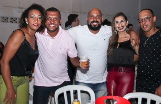 
<a style='margin-left: 5px;' class='btn btn-xs btn-social btn-facebook' href='https://www.facebook.com/sharer/sharer.php?u=https://www.galeramix.com.br/imagem/a24/800-800-90/conteudo/site_galerias/24/img3195.jpg' rel='popup' data-width='500' data-height='400'><i class='fa fa-facebook'></i>Compartilhar <span class='hidden-xs'>no Facebook</span>
</a> 
<a class='btn btn-default btn-xs' target='_blank' href='imagem/a24/800-800-90/conteudo/site_galerias/24/img3195.jpg'>
<span class='glyphicon glyphicon-cloud-download'></span> Salvar
</a>
