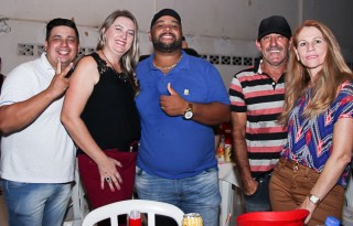 
<a style='margin-left: 5px;' class='btn btn-xs btn-social btn-facebook' href='https://www.facebook.com/sharer/sharer.php?u=https://www.galeramix.com.br/imagem/a24/800-800-90/conteudo/site_galerias/24/img3196.jpg' rel='popup' data-width='500' data-height='400'><i class='fa fa-facebook'></i>Compartilhar <span class='hidden-xs'>no Facebook</span>
</a> 
<a class='btn btn-default btn-xs' target='_blank' href='imagem/a24/800-800-90/conteudo/site_galerias/24/img3196.jpg'>
<span class='glyphicon glyphicon-cloud-download'></span> Salvar
</a>
