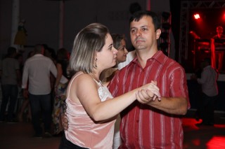 
<a style='margin-left: 5px;' class='btn btn-xs btn-social btn-facebook' href='https://www.facebook.com/sharer/sharer.php?u=https://www.galeramix.com.br/imagem/a24/800-800-90/conteudo/site_galerias/24/img3204.jpg' rel='popup' data-width='500' data-height='400'><i class='fa fa-facebook'></i>Compartilhar <span class='hidden-xs'>no Facebook</span>
</a> 
<a class='btn btn-default btn-xs' target='_blank' href='imagem/a24/800-800-90/conteudo/site_galerias/24/img3204.jpg'>
<span class='glyphicon glyphicon-cloud-download'></span> Salvar
</a>
