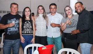 
<a style='margin-left: 5px;' class='btn btn-xs btn-social btn-facebook' href='https://www.facebook.com/sharer/sharer.php?u=https://www.galeramix.com.br/imagem/a24/800-800-90/conteudo/site_galerias/24/img3206.jpg' rel='popup' data-width='500' data-height='400'><i class='fa fa-facebook'></i>Compartilhar <span class='hidden-xs'>no Facebook</span>
</a> 
<a class='btn btn-default btn-xs' target='_blank' href='imagem/a24/800-800-90/conteudo/site_galerias/24/img3206.jpg'>
<span class='glyphicon glyphicon-cloud-download'></span> Salvar
</a>
