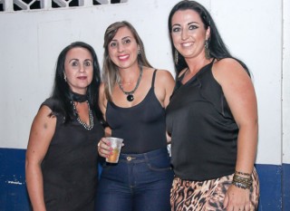 
<a style='margin-left: 5px;' class='btn btn-xs btn-social btn-facebook' href='https://www.facebook.com/sharer/sharer.php?u=https://www.galeramix.com.br/imagem/a24/800-800-90/conteudo/site_galerias/24/img3208.jpg' rel='popup' data-width='500' data-height='400'><i class='fa fa-facebook'></i>Compartilhar <span class='hidden-xs'>no Facebook</span>
</a> 
<a class='btn btn-default btn-xs' target='_blank' href='imagem/a24/800-800-90/conteudo/site_galerias/24/img3208.jpg'>
<span class='glyphicon glyphicon-cloud-download'></span> Salvar
</a>
