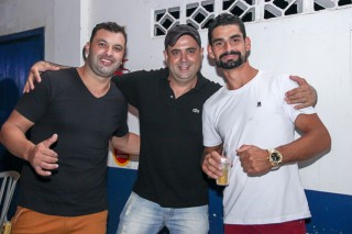 
<a style='margin-left: 5px;' class='btn btn-xs btn-social btn-facebook' href='https://www.facebook.com/sharer/sharer.php?u=https://www.galeramix.com.br/imagem/a24/800-800-90/conteudo/site_galerias/24/img3209.jpg' rel='popup' data-width='500' data-height='400'><i class='fa fa-facebook'></i>Compartilhar <span class='hidden-xs'>no Facebook</span>
</a> 
<a class='btn btn-default btn-xs' target='_blank' href='imagem/a24/800-800-90/conteudo/site_galerias/24/img3209.jpg'>
<span class='glyphicon glyphicon-cloud-download'></span> Salvar
</a>
