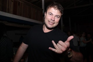 
<a style='margin-left: 5px;' class='btn btn-xs btn-social btn-facebook' href='https://www.facebook.com/sharer/sharer.php?u=https://www.galeramix.com.br/imagem/a24/800-800-90/conteudo/site_galerias/24/img3215.jpg' rel='popup' data-width='500' data-height='400'><i class='fa fa-facebook'></i>Compartilhar <span class='hidden-xs'>no Facebook</span>
</a> 
<a class='btn btn-default btn-xs' target='_blank' href='imagem/a24/800-800-90/conteudo/site_galerias/24/img3215.jpg'>
<span class='glyphicon glyphicon-cloud-download'></span> Salvar
</a>
