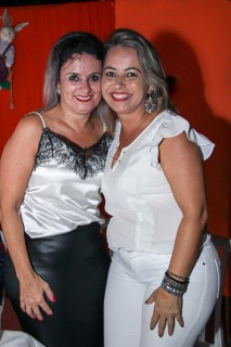 
<a style='margin-left: 5px;' class='btn btn-xs btn-social btn-facebook' href='https://www.facebook.com/sharer/sharer.php?u=https://www.galeramix.com.br/imagem/a24/800-800-90/conteudo/site_galerias/24/img3228.jpg' rel='popup' data-width='500' data-height='400'><i class='fa fa-facebook'></i>Compartilhar <span class='hidden-xs'>no Facebook</span>
</a> 
<a class='btn btn-default btn-xs' target='_blank' href='imagem/a24/800-800-90/conteudo/site_galerias/24/img3228.jpg'>
<span class='glyphicon glyphicon-cloud-download'></span> Salvar
</a>
