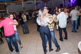 
<a style='margin-left: 5px;' class='btn btn-xs btn-social btn-facebook' href='https://www.facebook.com/sharer/sharer.php?u=https://www.galeramix.com.br/imagem/a24/800-800-90/conteudo/site_galerias/24/img3230.jpg' rel='popup' data-width='500' data-height='400'><i class='fa fa-facebook'></i>Compartilhar <span class='hidden-xs'>no Facebook</span>
</a> 
<a class='btn btn-default btn-xs' target='_blank' href='imagem/a24/800-800-90/conteudo/site_galerias/24/img3230.jpg'>
<span class='glyphicon glyphicon-cloud-download'></span> Salvar
</a>
