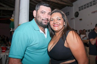 
<a style='margin-left: 5px;' class='btn btn-xs btn-social btn-facebook' href='https://www.facebook.com/sharer/sharer.php?u=https://www.galeramix.com.br/imagem/a24/800-800-90/conteudo/site_galerias/24/img3234.jpg' rel='popup' data-width='500' data-height='400'><i class='fa fa-facebook'></i>Compartilhar <span class='hidden-xs'>no Facebook</span>
</a> 
<a class='btn btn-default btn-xs' target='_blank' href='imagem/a24/800-800-90/conteudo/site_galerias/24/img3234.jpg'>
<span class='glyphicon glyphicon-cloud-download'></span> Salvar
</a>
