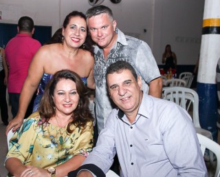 
<a style='margin-left: 5px;' class='btn btn-xs btn-social btn-facebook' href='https://www.facebook.com/sharer/sharer.php?u=https://www.galeramix.com.br/imagem/a24/800-800-90/conteudo/site_galerias/24/img3236.jpg' rel='popup' data-width='500' data-height='400'><i class='fa fa-facebook'></i>Compartilhar <span class='hidden-xs'>no Facebook</span>
</a> 
<a class='btn btn-default btn-xs' target='_blank' href='imagem/a24/800-800-90/conteudo/site_galerias/24/img3236.jpg'>
<span class='glyphicon glyphicon-cloud-download'></span> Salvar
</a>
