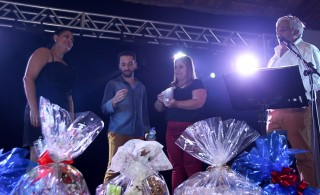 
<a style='margin-left: 5px;' class='btn btn-xs btn-social btn-facebook' href='https://www.facebook.com/sharer/sharer.php?u=https://www.galeramix.com.br/imagem/a24/800-800-90/conteudo/site_galerias/24/img3256.jpg' rel='popup' data-width='500' data-height='400'><i class='fa fa-facebook'></i>Compartilhar <span class='hidden-xs'>no Facebook</span>
</a> 
<a class='btn btn-default btn-xs' target='_blank' href='imagem/a24/800-800-90/conteudo/site_galerias/24/img3256.jpg'>
<span class='glyphicon glyphicon-cloud-download'></span> Salvar
</a>
