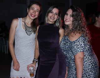 
<a style='margin-left: 5px;' class='btn btn-xs btn-social btn-facebook' href='https://www.facebook.com/sharer/sharer.php?u=https://www.galeramix.com.br/imagem/a24/800-800-90/conteudo/site_galerias/24/img3270.jpg' rel='popup' data-width='500' data-height='400'><i class='fa fa-facebook'></i>Compartilhar <span class='hidden-xs'>no Facebook</span>
</a> 
<a class='btn btn-default btn-xs' target='_blank' href='imagem/a24/800-800-90/conteudo/site_galerias/24/img3270.jpg'>
<span class='glyphicon glyphicon-cloud-download'></span> Salvar
</a>
