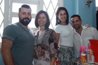 
            <a style='margin-left: 5px;' class='btn btn-xs btn-social btn-facebook' href='https://www.facebook.com/sharer/sharer.php?u=https://www.galeramix.com.br/imagem/a29/800-800-90/conteudo/site_galerias/29/img4081.jpg' rel='popup' data-width='500' data-height='400'><i class='fa fa-facebook'></i>Compartilhar <span class='hidden-xs'>no Facebook</span>
        </a> 
        <a class='btn btn-default btn-xs' target='_blank' href='imagem/a29/800-800-90/conteudo/site_galerias/29/img4081.jpg'>
            <span class='glyphicon glyphicon-cloud-download'></span> Salvar
        </a>
        