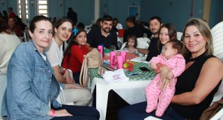 
<a style='margin-left: 5px;' class='btn btn-xs btn-social btn-facebook' href='https://www.facebook.com/sharer/sharer.php?u=https://www.galeramix.com.br/imagem/a29/800-800-90/conteudo/site_galerias/29/img4087.jpg' rel='popup' data-width='500' data-height='400'><i class='fa fa-facebook'></i>Compartilhar <span class='hidden-xs'>no Facebook</span>
</a> 
<a class='btn btn-default btn-xs' target='_blank' href='imagem/a29/800-800-90/conteudo/site_galerias/29/img4087.jpg'>
<span class='glyphicon glyphicon-cloud-download'></span> Salvar
</a>
