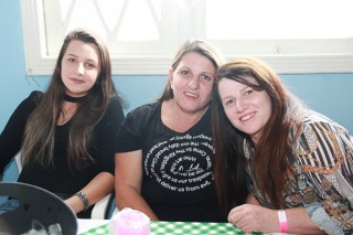 
<a style='margin-left: 5px;' class='btn btn-xs btn-social btn-facebook' href='https://www.facebook.com/sharer/sharer.php?u=https://www.galeramix.com.br/imagem/a29/800-800-90/conteudo/site_galerias/29/img4089.jpg' rel='popup' data-width='500' data-height='400'><i class='fa fa-facebook'></i>Compartilhar <span class='hidden-xs'>no Facebook</span>
</a> 
<a class='btn btn-default btn-xs' target='_blank' href='imagem/a29/800-800-90/conteudo/site_galerias/29/img4089.jpg'>
<span class='glyphicon glyphicon-cloud-download'></span> Salvar
</a>
