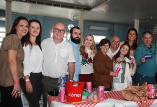 
<a style='margin-left: 5px;' class='btn btn-xs btn-social btn-facebook' href='https://www.facebook.com/sharer/sharer.php?u=https://www.galeramix.com.br/imagem/a29/800-800-90/conteudo/site_galerias/29/img4098.jpg' rel='popup' data-width='500' data-height='400'><i class='fa fa-facebook'></i>Compartilhar <span class='hidden-xs'>no Facebook</span>
</a> 
<a class='btn btn-default btn-xs' target='_blank' href='imagem/a29/800-800-90/conteudo/site_galerias/29/img4098.jpg'>
<span class='glyphicon glyphicon-cloud-download'></span> Salvar
</a>
