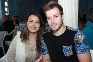 
<a style='margin-left: 5px;' class='btn btn-xs btn-social btn-facebook' href='https://www.facebook.com/sharer/sharer.php?u=https://www.galeramix.com.br/imagem/a29/800-800-90/conteudo/site_galerias/29/img4103.jpg' rel='popup' data-width='500' data-height='400'><i class='fa fa-facebook'></i>Compartilhar <span class='hidden-xs'>no Facebook</span>
</a> 
<a class='btn btn-default btn-xs' target='_blank' href='imagem/a29/800-800-90/conteudo/site_galerias/29/img4103.jpg'>
<span class='glyphicon glyphicon-cloud-download'></span> Salvar
</a>
