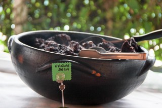 
<a style='margin-left: 5px;' class='btn btn-xs btn-social btn-facebook' href='https://www.facebook.com/sharer/sharer.php?u=https://www.galeramix.com.br/imagem/a29/800-800-90/conteudo/site_galerias/29/img4120_1.jpg' rel='popup' data-width='500' data-height='400'><i class='fa fa-facebook'></i>Compartilhar <span class='hidden-xs'>no Facebook</span>
</a> 
<a class='btn btn-default btn-xs' target='_blank' href='imagem/a29/800-800-90/conteudo/site_galerias/29/img4120_1.jpg'>
<span class='glyphicon glyphicon-cloud-download'></span> Salvar
</a>
