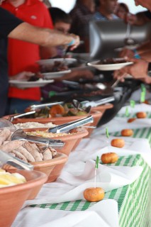 
<a style='margin-left: 5px;' class='btn btn-xs btn-social btn-facebook' href='https://www.facebook.com/sharer/sharer.php?u=https://www.galeramix.com.br/imagem/a29/800-800-90/conteudo/site_galerias/29/img4125.jpg' rel='popup' data-width='500' data-height='400'><i class='fa fa-facebook'></i>Compartilhar <span class='hidden-xs'>no Facebook</span>
</a> 
<a class='btn btn-default btn-xs' target='_blank' href='imagem/a29/800-800-90/conteudo/site_galerias/29/img4125.jpg'>
<span class='glyphicon glyphicon-cloud-download'></span> Salvar
</a>
