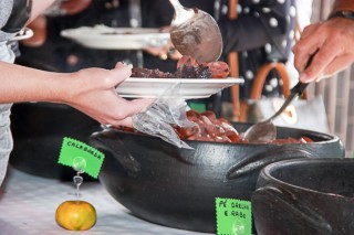 
<a style='margin-left: 5px;' class='btn btn-xs btn-social btn-facebook' href='https://www.facebook.com/sharer/sharer.php?u=https://www.galeramix.com.br/imagem/a29/800-800-90/conteudo/site_galerias/29/img4129.jpg' rel='popup' data-width='500' data-height='400'><i class='fa fa-facebook'></i>Compartilhar <span class='hidden-xs'>no Facebook</span>
</a> 
<a class='btn btn-default btn-xs' target='_blank' href='imagem/a29/800-800-90/conteudo/site_galerias/29/img4129.jpg'>
<span class='glyphicon glyphicon-cloud-download'></span> Salvar
</a>
