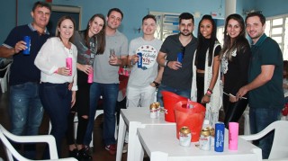 
<a style='margin-left: 5px;' class='btn btn-xs btn-social btn-facebook' href='https://www.facebook.com/sharer/sharer.php?u=https://www.galeramix.com.br/imagem/a29/800-800-90/conteudo/site_galerias/29/img4146.jpg' rel='popup' data-width='500' data-height='400'><i class='fa fa-facebook'></i>Compartilhar <span class='hidden-xs'>no Facebook</span>
</a> 
<a class='btn btn-default btn-xs' target='_blank' href='imagem/a29/800-800-90/conteudo/site_galerias/29/img4146.jpg'>
<span class='glyphicon glyphicon-cloud-download'></span> Salvar
</a>
