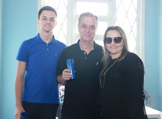 
<a style='margin-left: 5px;' class='btn btn-xs btn-social btn-facebook' href='https://www.facebook.com/sharer/sharer.php?u=https://www.galeramix.com.br/imagem/a29/800-800-90/conteudo/site_galerias/29/img4151.jpg' rel='popup' data-width='500' data-height='400'><i class='fa fa-facebook'></i>Compartilhar <span class='hidden-xs'>no Facebook</span>
</a> 
<a class='btn btn-default btn-xs' target='_blank' href='imagem/a29/800-800-90/conteudo/site_galerias/29/img4151.jpg'>
<span class='glyphicon glyphicon-cloud-download'></span> Salvar
</a>
